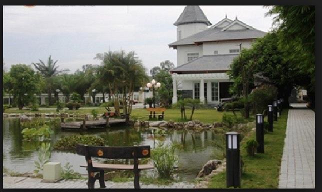 Khuôn viên trong Biệt thự