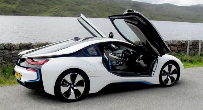 Xe hơi BMW i8 của hãng BMW.