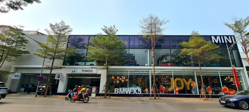 BMW Lê Văn Lương