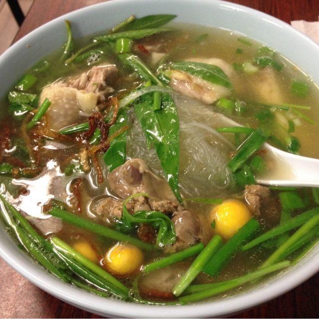 Cách làm bồ câu nấu miến dong, nấm rơm