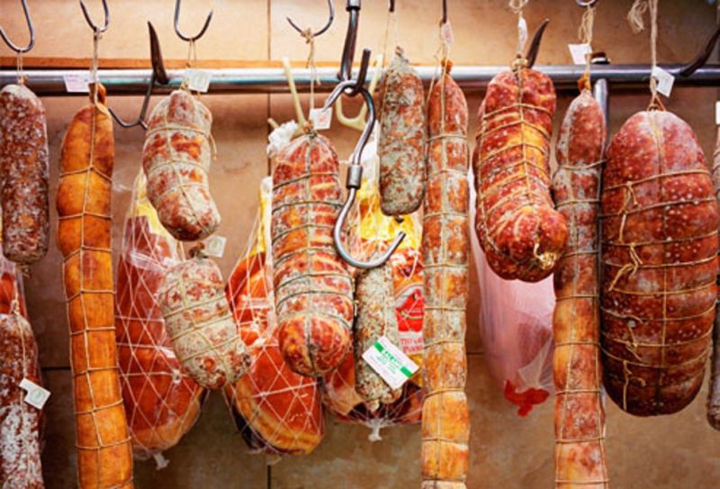 Bỏ qua các loại thịt chế biến