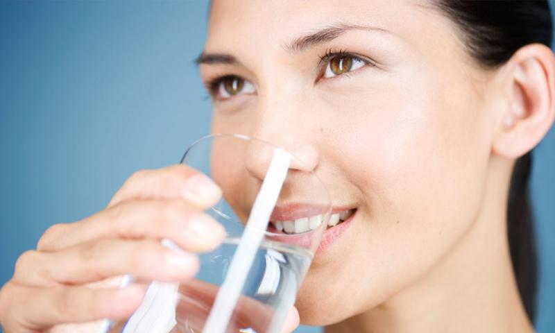 Bổ sung nước đầy đủ cho cơ thể vào mùa đông