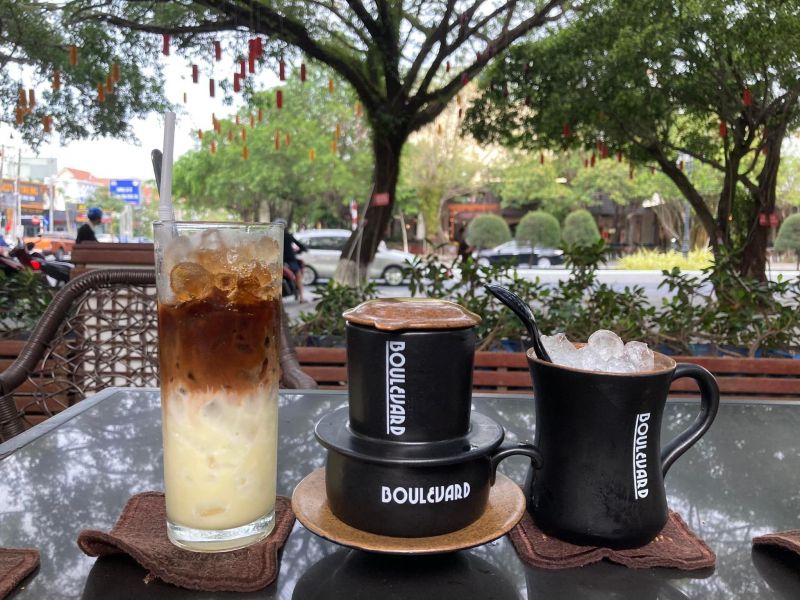 Boulevard Café