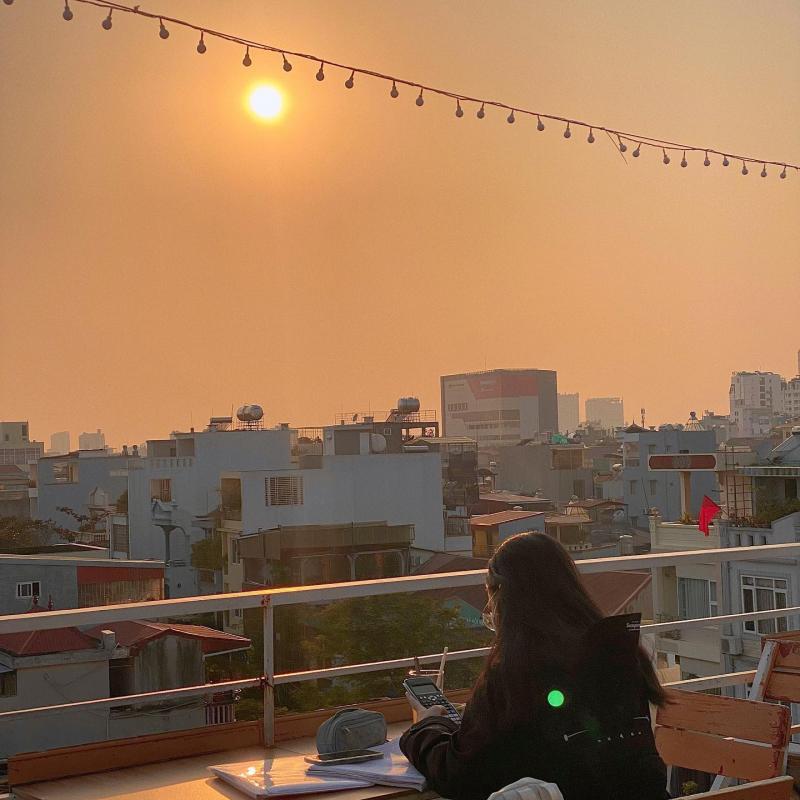 BREATHE – Rooftop Cafe