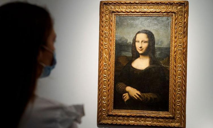 Năm 1962 bức Mona Lisa được bảo hiểm với giá 100 triệu USD