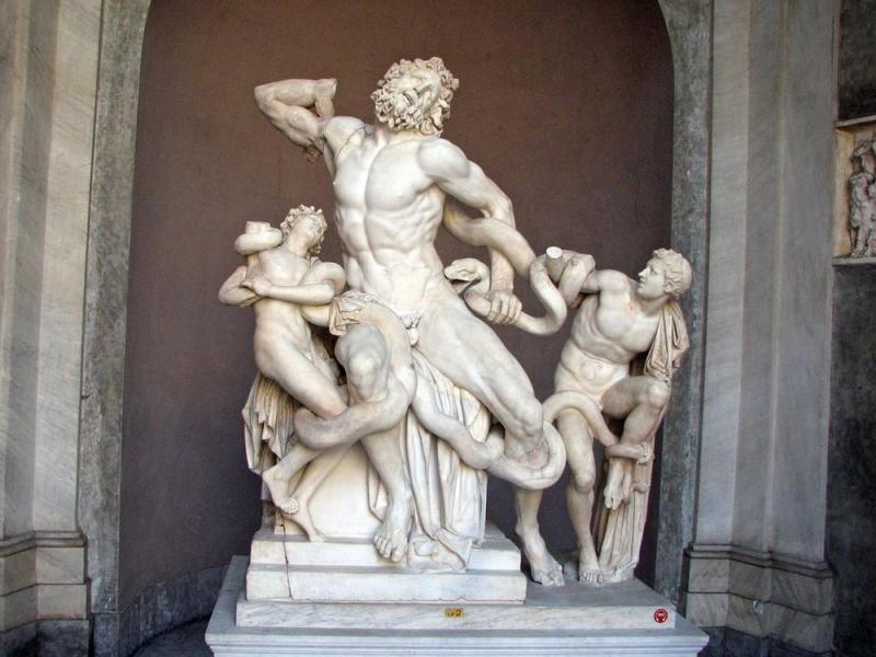 Bức tượng Laocoon và các con trai.