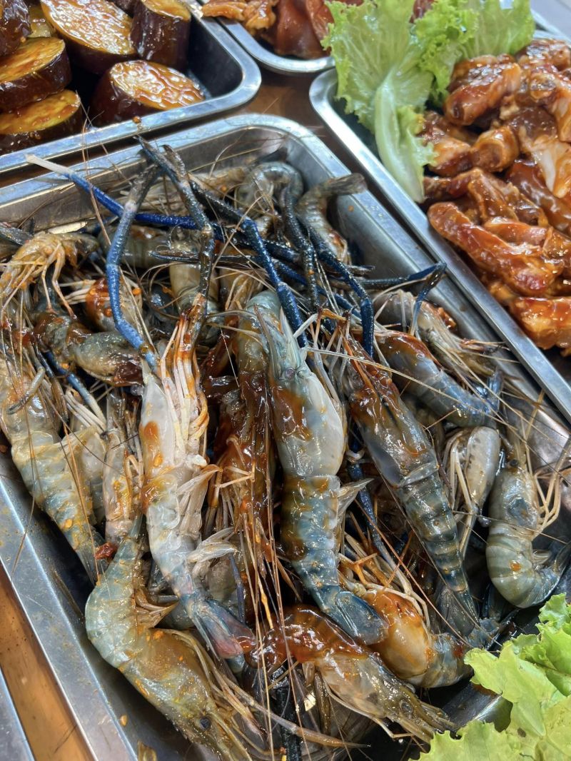 Buffet Nâu Đỏ