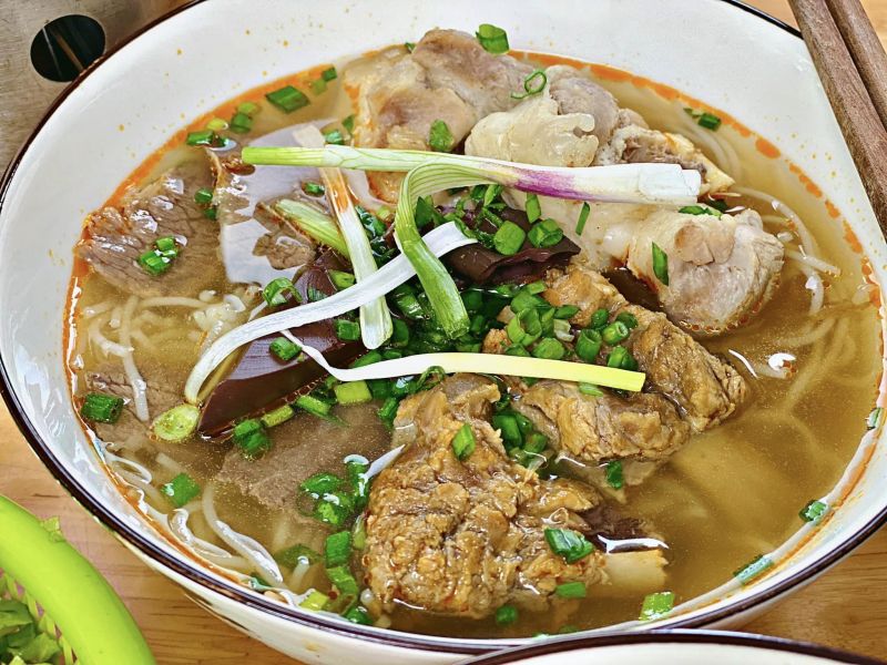 Bún Bò Huế Tùng Lâm