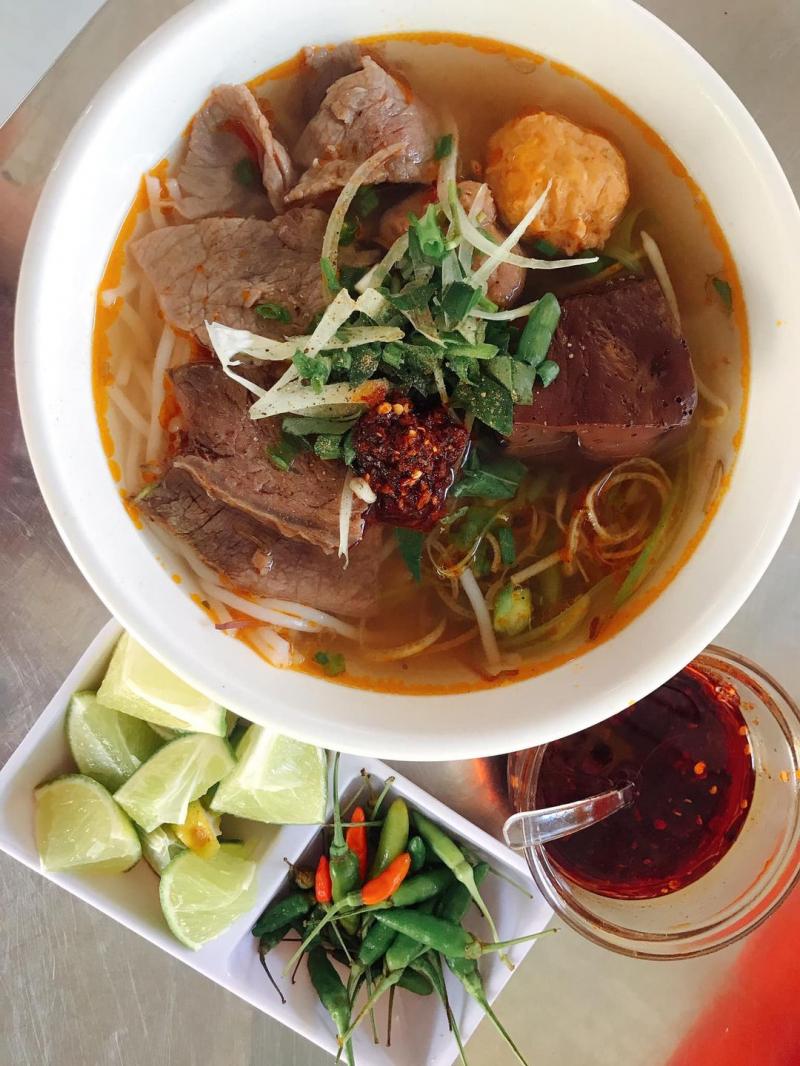 Bún Bò Vinh Hiền