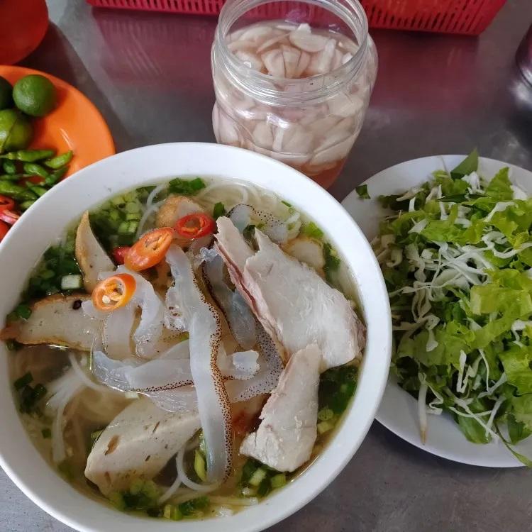 Bún chả cá Đà Nẵng số 8 Phan Xích Long