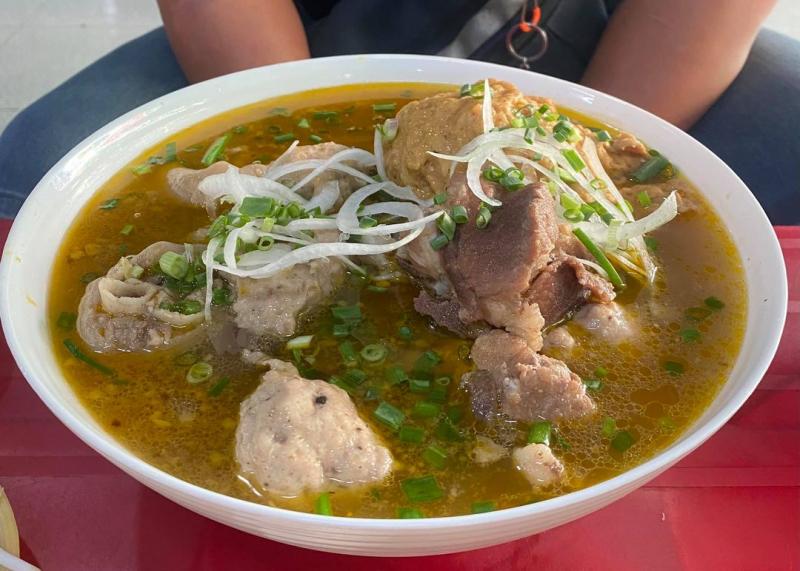 Bún Huế Tạ Quang Bửu - Bún Giò Heo Chả Cua