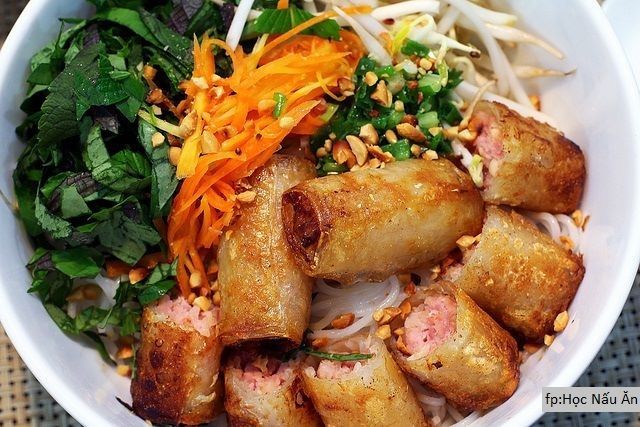 Bún chả giò