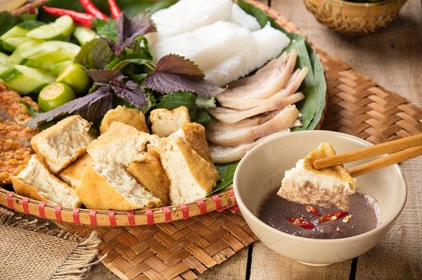 Bún đậu mắm tôm là món ăn dân dã đặc sản của miền Bắc