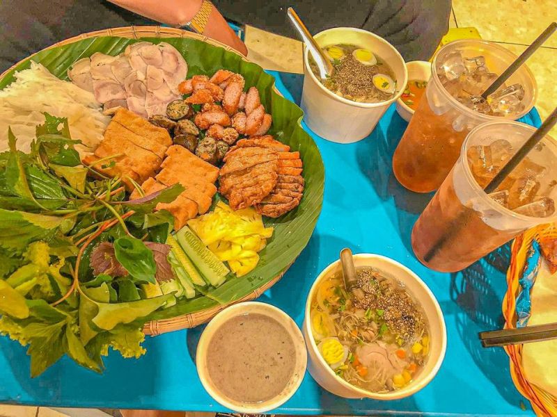 Bún đậu mắm tôm Cô Ba