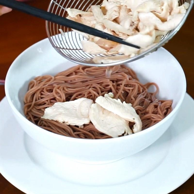 Bún gạo lứt ức gà
