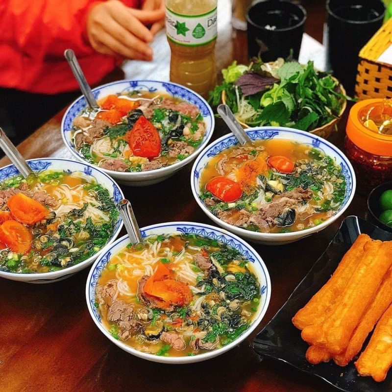 Bún Ốc Sườn Cô Sáu