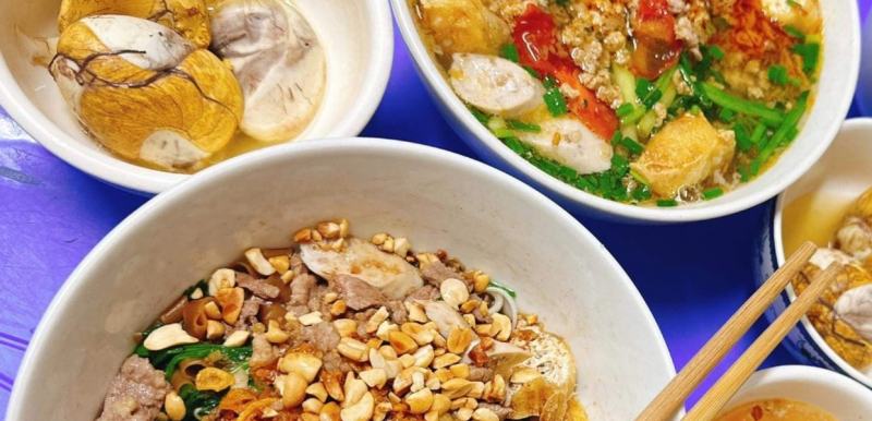 Bún riêu cua cô Dung