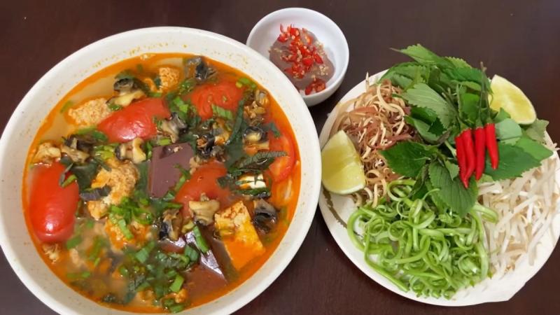 Bún riêu bà Ti