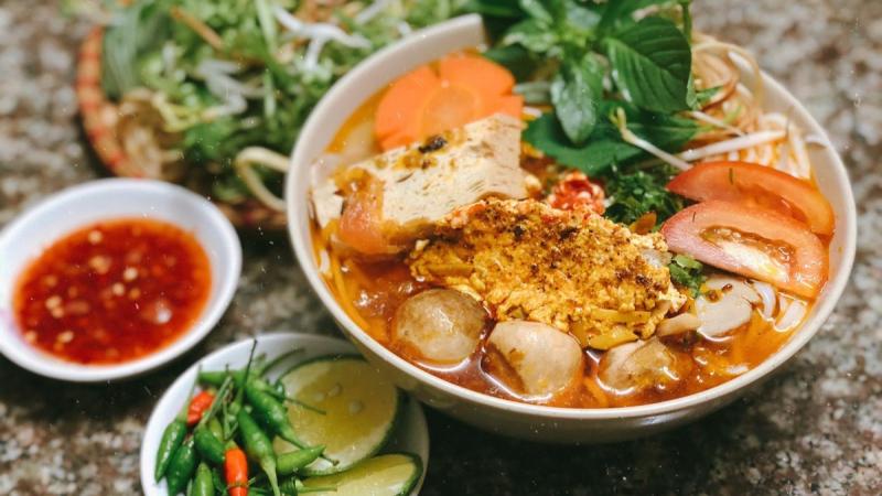 Bún riêu cua Tiến Cua quán