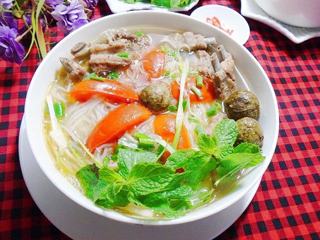 Bún sườn chua