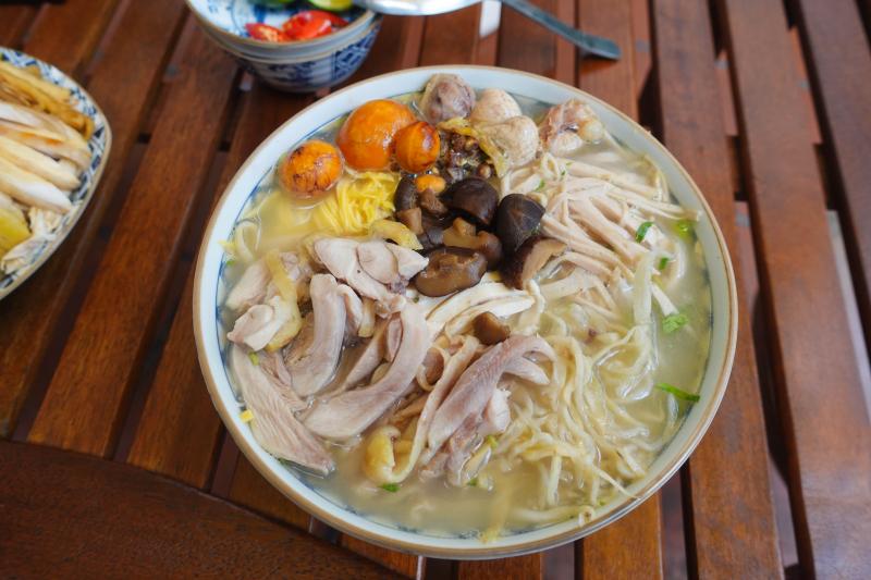 Bú﻿﻿﻿n thang 50