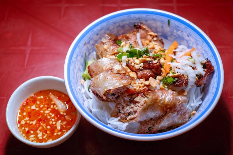 Bún thịt nướng - Nguyễn Trung Trực