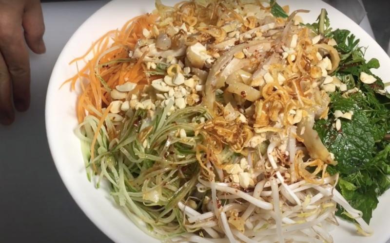 Bún trộn thịt gà