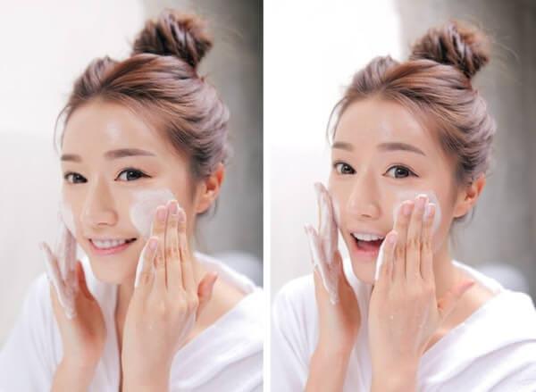 Bước 2: Làm sạch da mặt