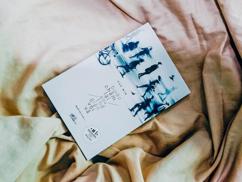 Cuốn sách Bước chậm lại giữa thế gian vội vã