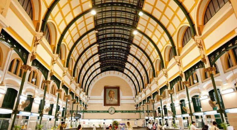 Bên trong nguy nga và lộng lẫy