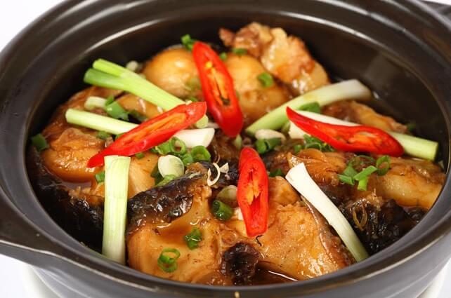 Cá ba sa kho hành ớt