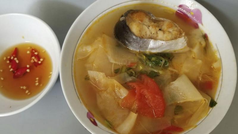 Cá basa nấu măng chua