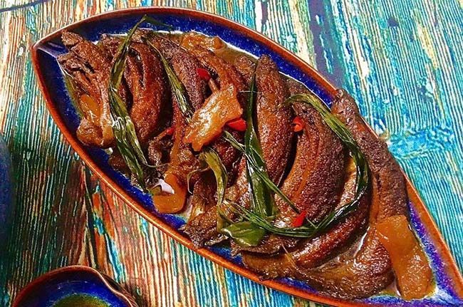 Cá chạch kho lá gừng