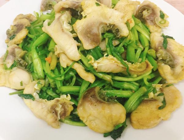 Cá chép giòn xào rau cần