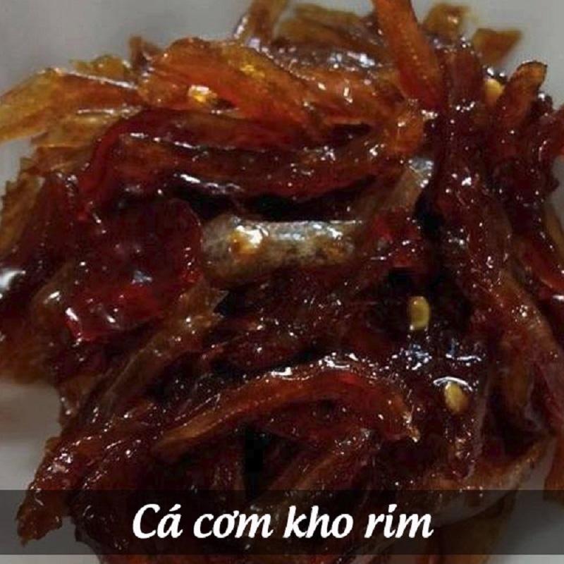 Cá cơm kho rim.