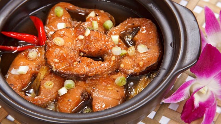 Cá kho mắm tép