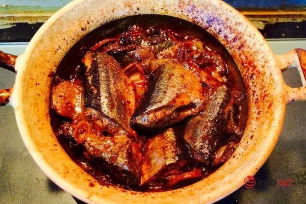 Cá nục kho riềng