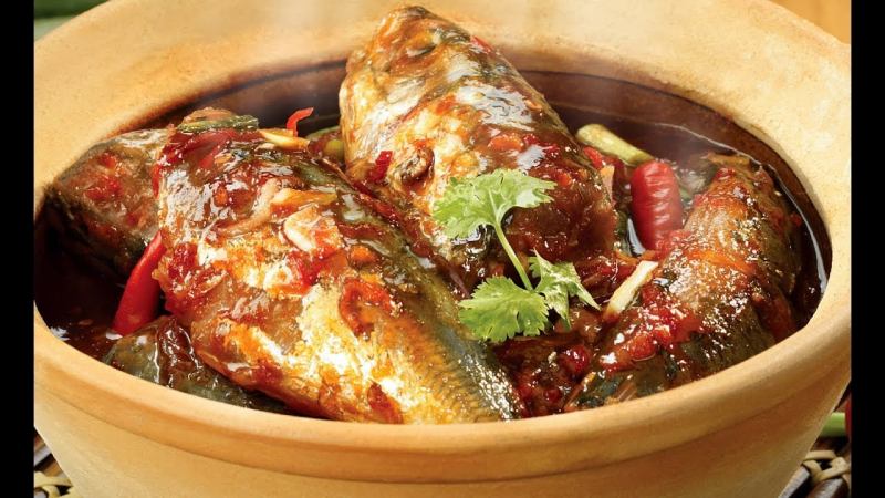 Cá nục kho tỏi ớt