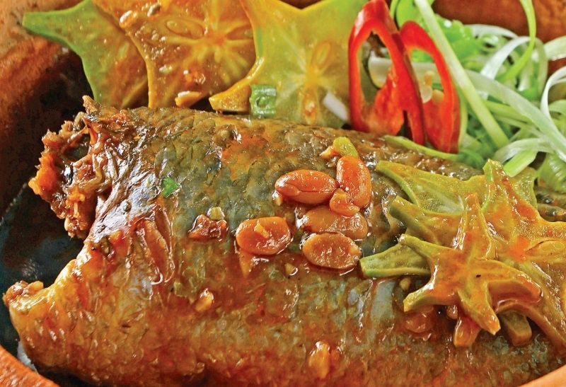 Cá rô đồng nấu khế.
