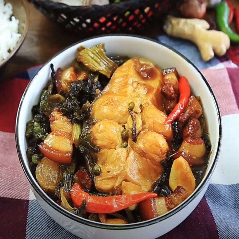 Cá trắm cỏ kho dưa cải chua