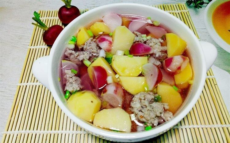 Không nên hâm nóng khoai tây.
