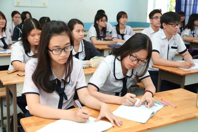 Các trường đại học được phép (nhưng không bắt buộc) sử dụng điểm thi được bảo lưu từ các kỳ thi THPT QG những năm trước để xét tuyển