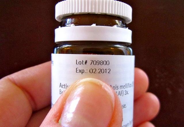 Không dùng sản phẩm quá hạn hoặc không còn nguyên vẹn