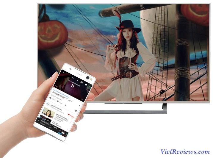 Chiếu YouTube từ điện thoại lên tivi.