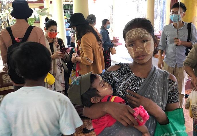 Người Myanmar không đặt tên theo dòng họ mà là đặt tên theo ngày sinh trong tuần lễ, mỗi ngày trog tuần tượng trưng cho một linh vật