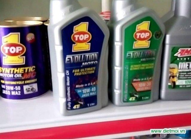 Diệt mối bằng dầu nhớt là cách diệt mối khá đơn giản mà bất kì một hộ gia đình nào cũng có thể sử dụng.