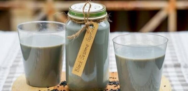 Cách làm sữa hạt sen đậu đen, dứa