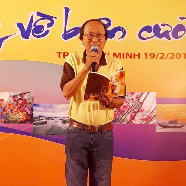 Ảnh chân dung nhà thơ Bình Địa Mộc