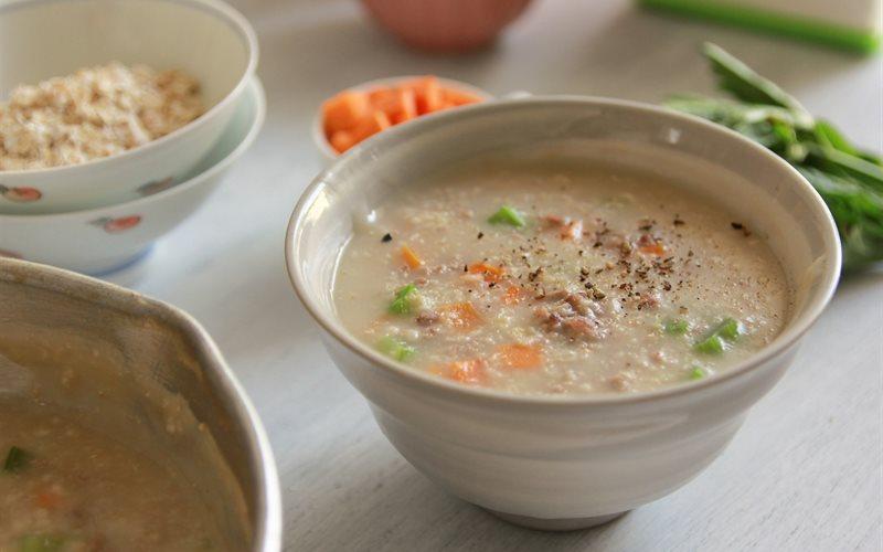 Cách nấu cháo yến mạch thịt bò cần tây