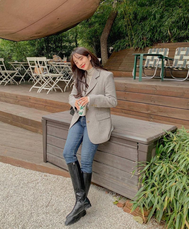 Cách phối đồ với giày boot cổ cao và quần jeans dài